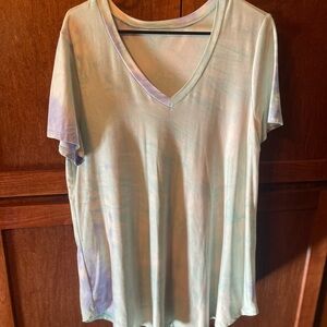 ANDREE BY UNIT Soft Pastel V-Neck Tee